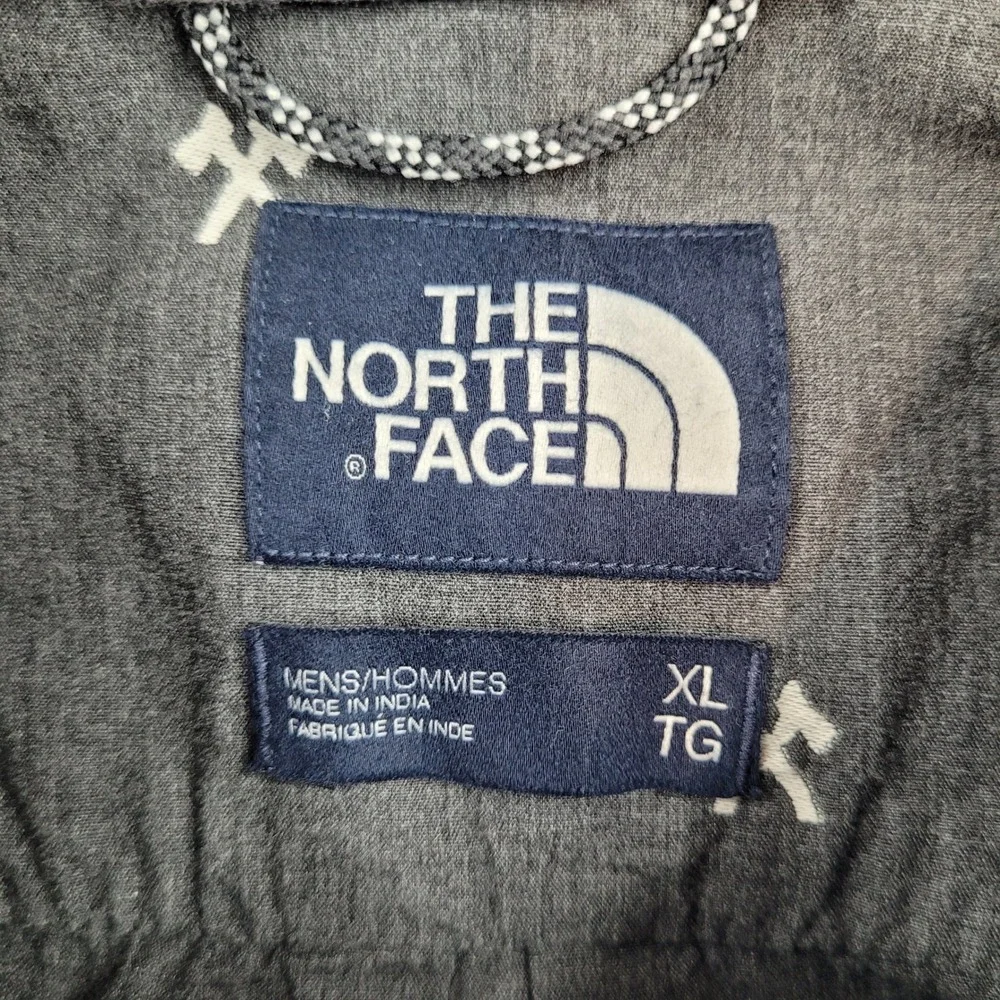 The North Face Camp Shirt Mens XL Gray Hatchet Print Short Sleeve Button Up